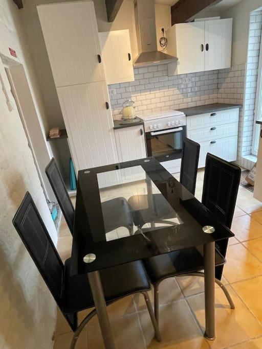 Le Petit Fleur - The Little Flower, Cosy Cottage Saint-Michel-de-Montjoie ภายนอก รูปภาพ